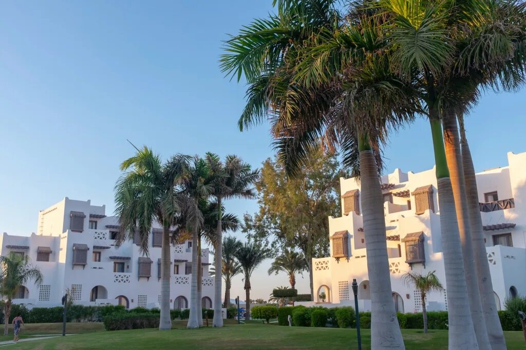 Tamra beach resort 4 египет шарм-эль-шейх. Four seasons hotel hurghada. Шарм-эш-шейх египет. Domina coral bay oasis 5 шарм-эль-шейх. Шарм-эль-шейх.