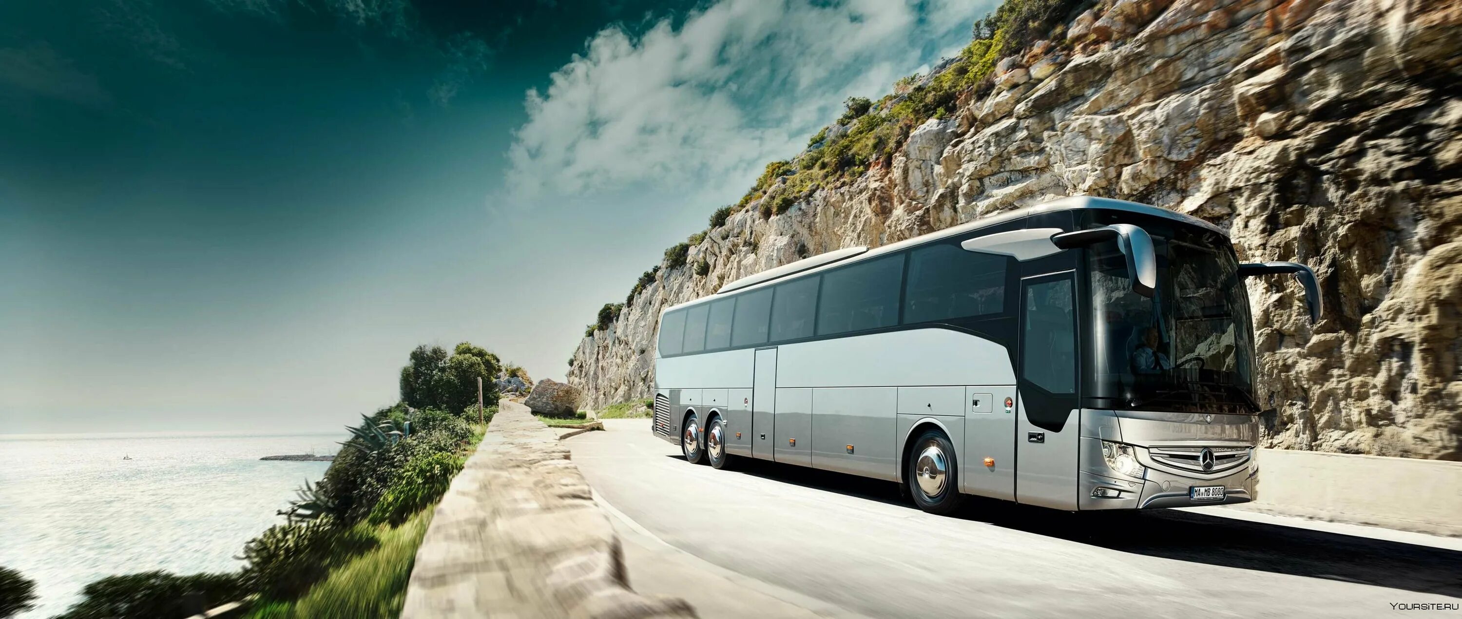 Туристический автобус ехал. Mercedes Benz Travego 2023. Mercedes-Benz Tourismo. Mercedes-Benz Travego 2021.