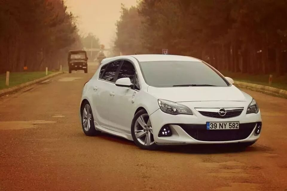 Тюнинг опель j. Opel Astra j 2011. Opel Astra j 2011 тюнинг.