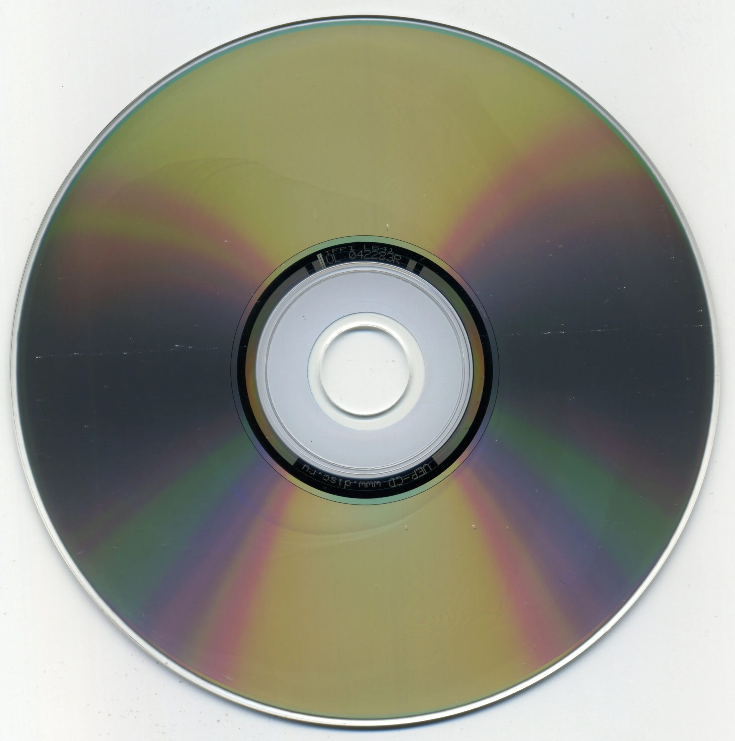 Сломанный компакт диск. Разбитый компакт диск. Трещина на компакт диске. Разбитый DVD диск.