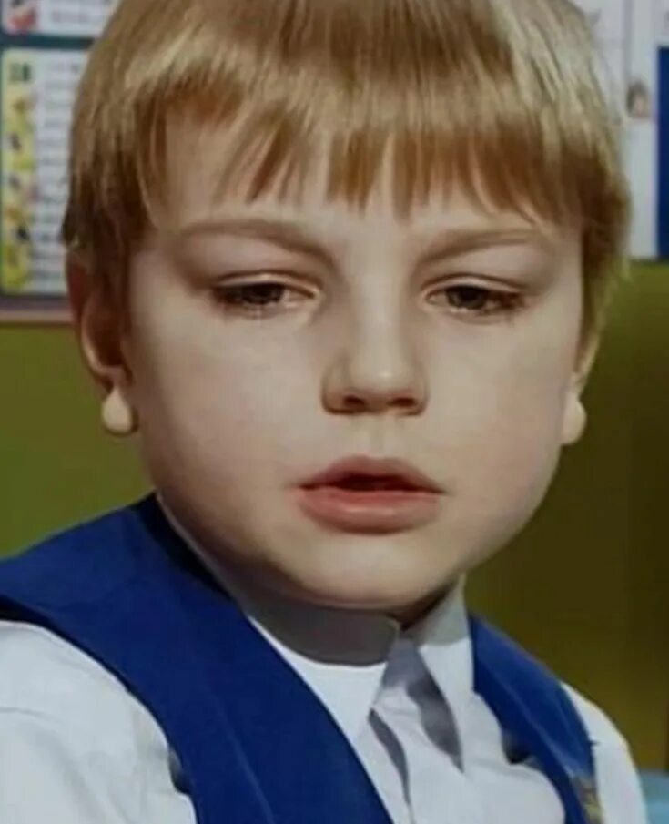 Юра веревкин из закрытой школы сейчас. Закрытая школа сериал юра веревкин. Иван непомнящий 2021. Иван непомнящий закрытая школа. Веревкин закрытая школа.