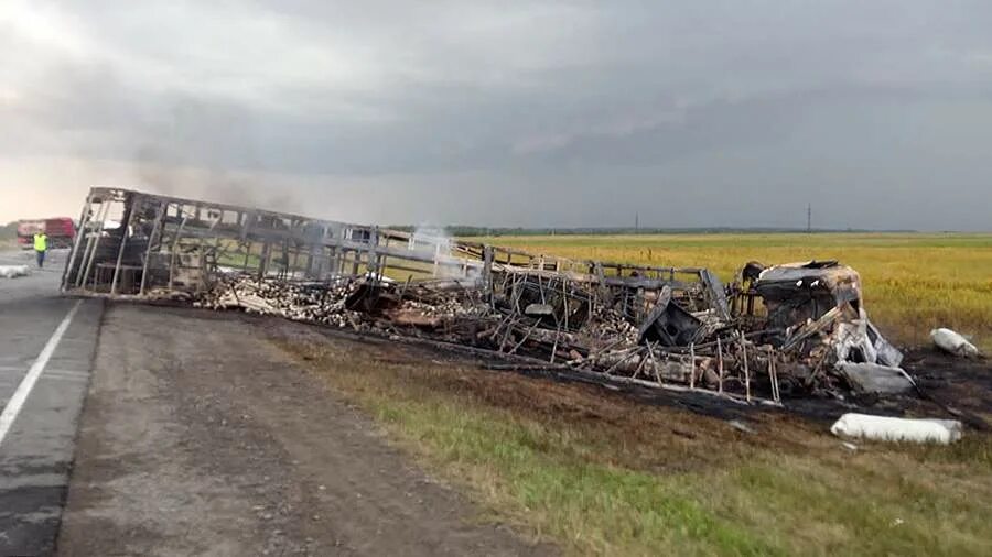 Витебский проспект сбили человека. Дорожные происшествия в энгельсе. Авария в степновском районе. Аварии в озерске челябинской области. Авария в самаре 20 августа.