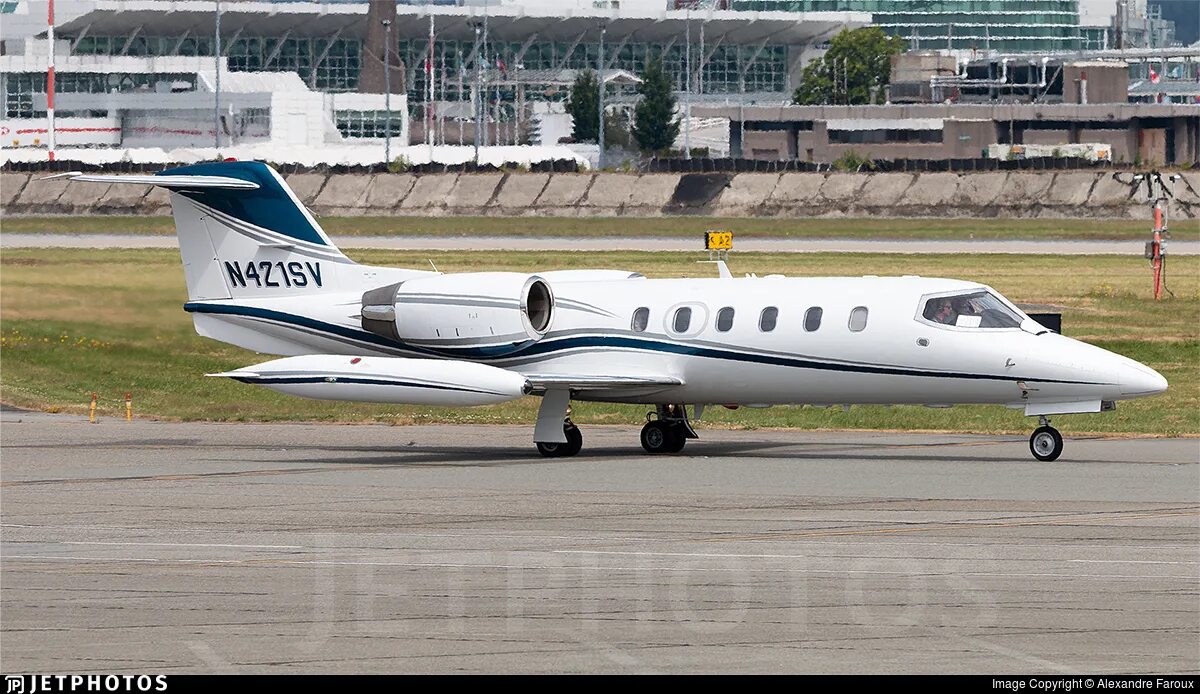 N 421 пр. Learjet 35.