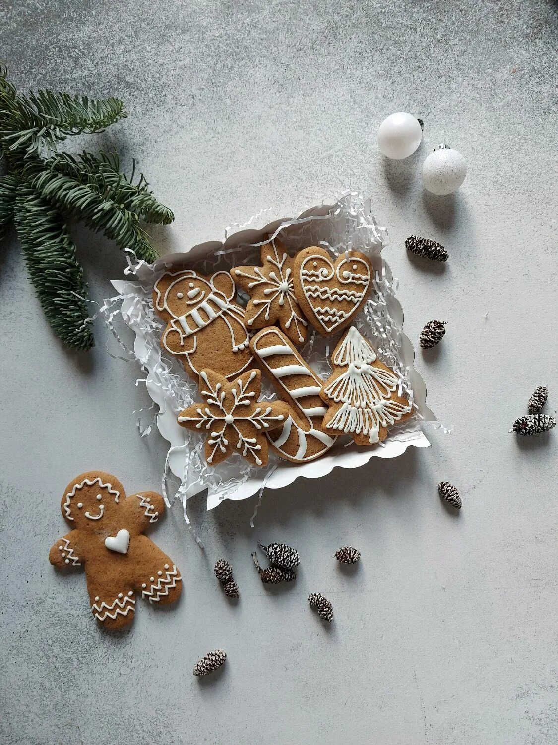 Пряник "мишка на палочке". Пряник. Пряники с достопримечательностями города. Имбирные пряники огород. Пряник имбирный.