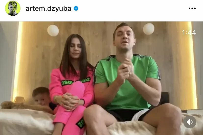 Дзюба родственники. Артём Дзюба жена беременна. Жена Дзюбы беременна третьим. Беременность жены Артема Дзюбу футболиста.