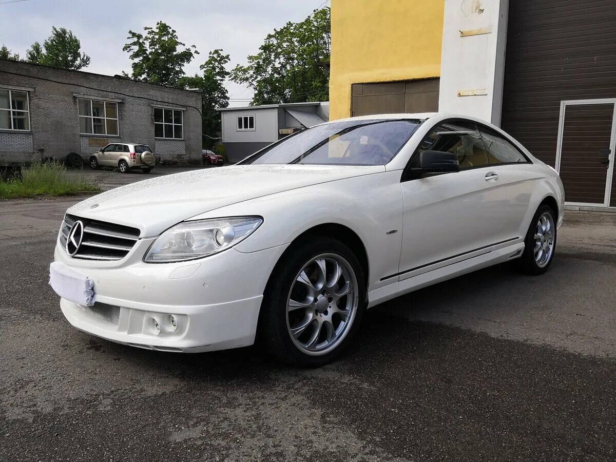 Купить мерседес 2010. Mercedes-Benz CL-класс III (c216) 550. Mercedes-Benz CL III (c216). Мерседес купе белый 2010. CL 550 Mercedes White.