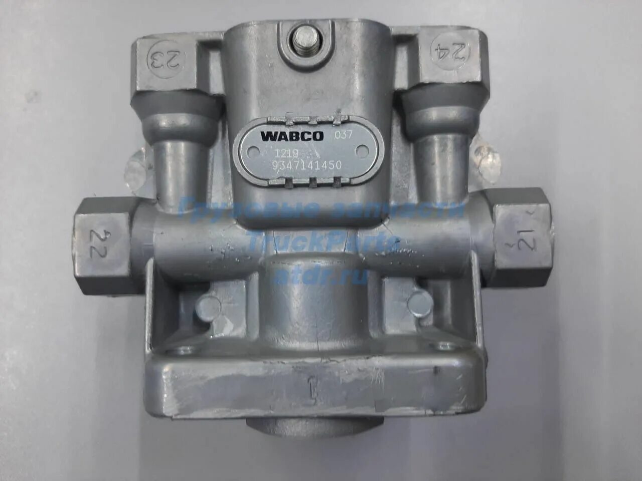 Клапан вольво. Кран горного тормоза volvo fh12. Клапан электромагнитный впускной volvo s80. Электромагнитный клапан volvo v70. Клапан вольво.