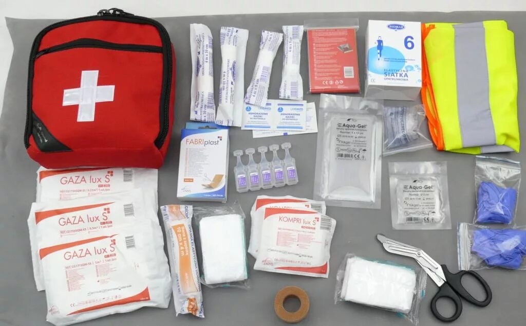 аптечка фэст производственная 1036. аптечка медицинская спасательная 45x32x25. аптечка анаф шок. набор медицинский для оснащения пожарных автомобилей. медицинский набор для оказания первой помощи.