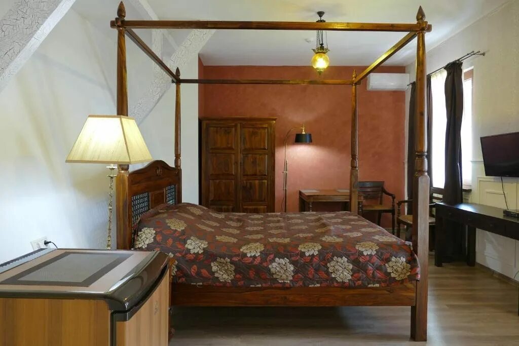 Мельница гагра. Мини-отель "мельница" Mini-Hotel Melnitsa. Гагра мельница. Мини отель мельница Гагра. Отель мельница Абхазия.