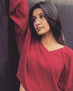 Jannat mirza and minahil malik roasted. 