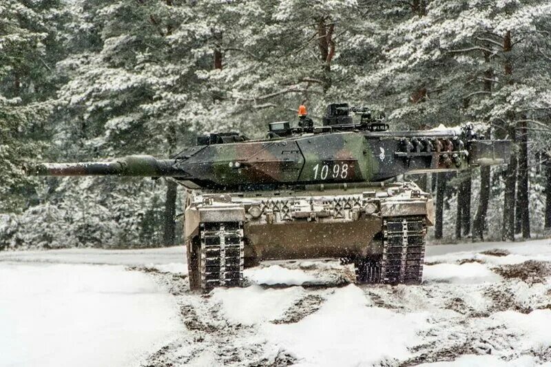 Погода в танковом. Танк леопард 2а5. Танк Leopard 2a5. Leopard 2a5 Camo. Танки леопард 2a5 KFOR.