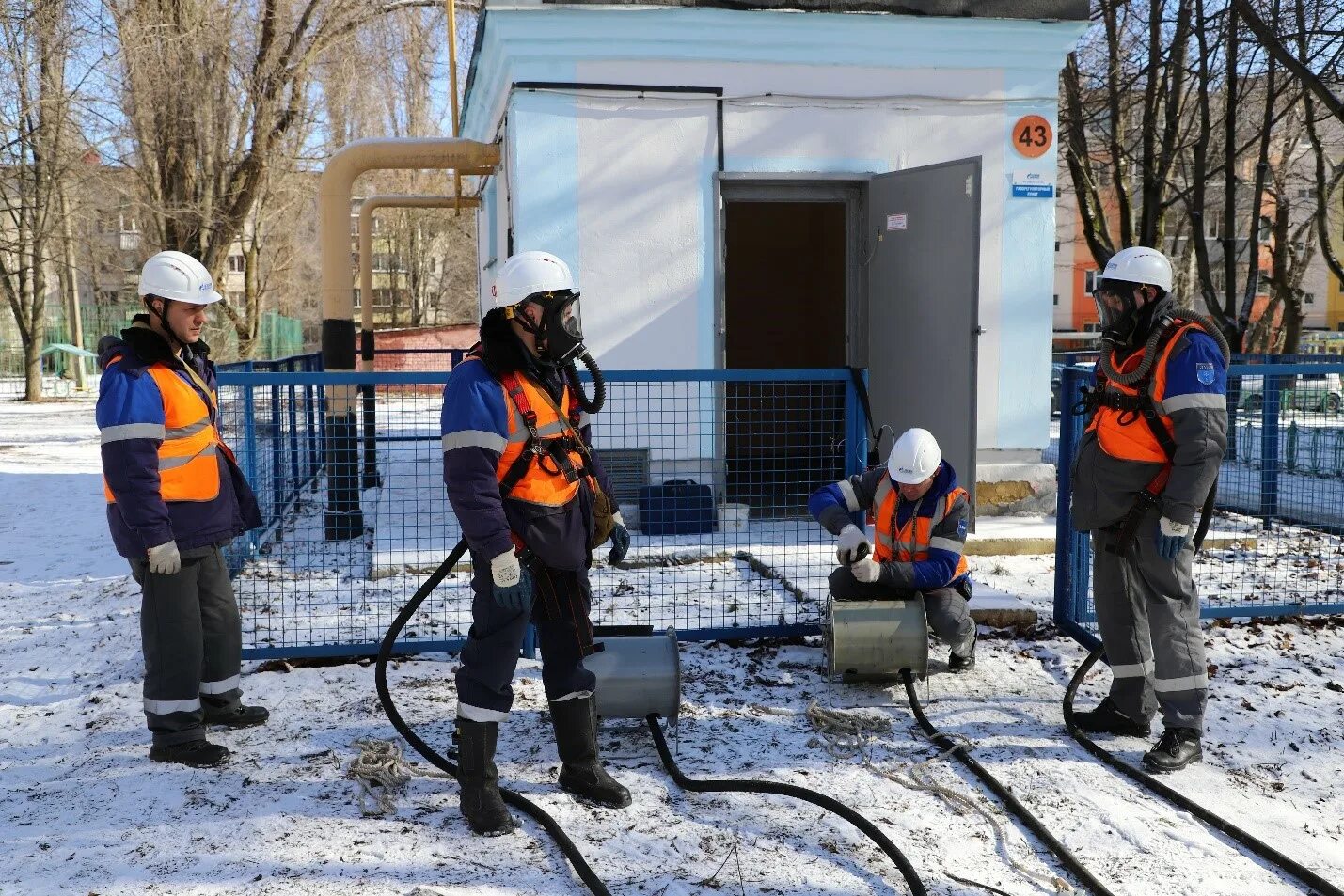 сотрудники ростехнадзора. что проверяет ростехнадзор. инспектор ростехнадзора. федеральная служба по экологическому надзору. проверки ростехнадзора на 2024.