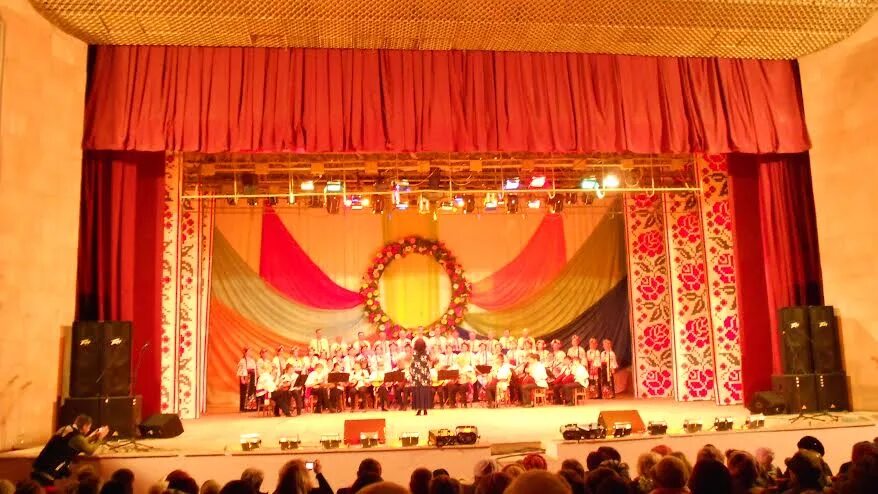 GLAMOROUS WEDDING BACKDROPS Wedding stage decorations, Wedding reception backdro