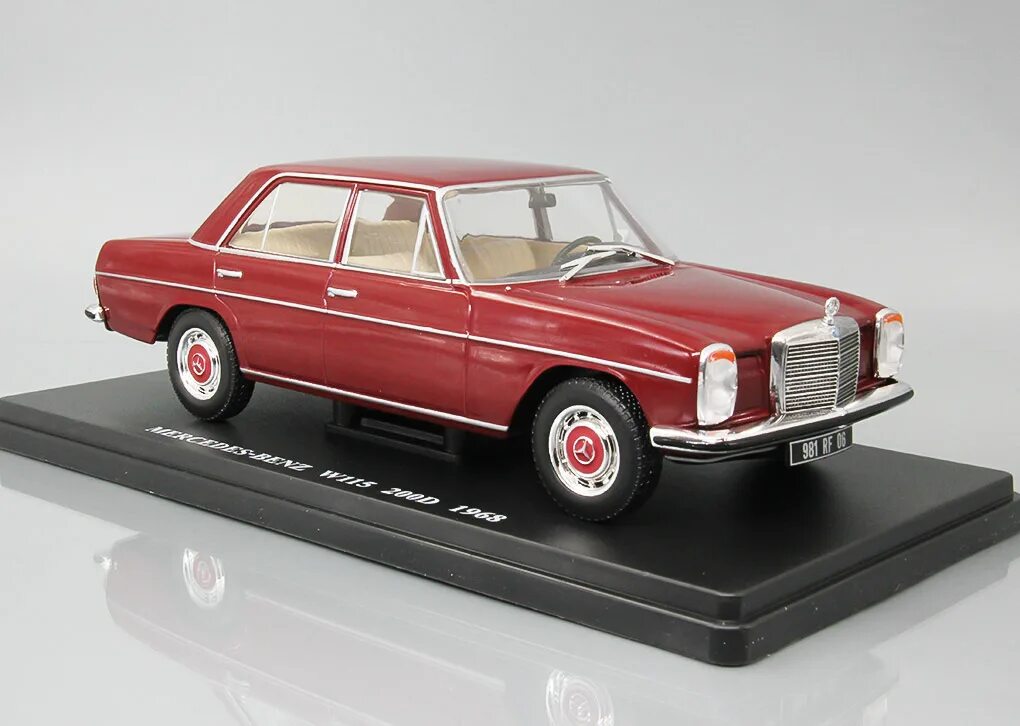 Легендарные автомобили 1 24. Volvo 1:24. Ашет auto Vintage (1/24). Mercedes-Benz 1:24. Mercedes Benz 1/24 Hachette.