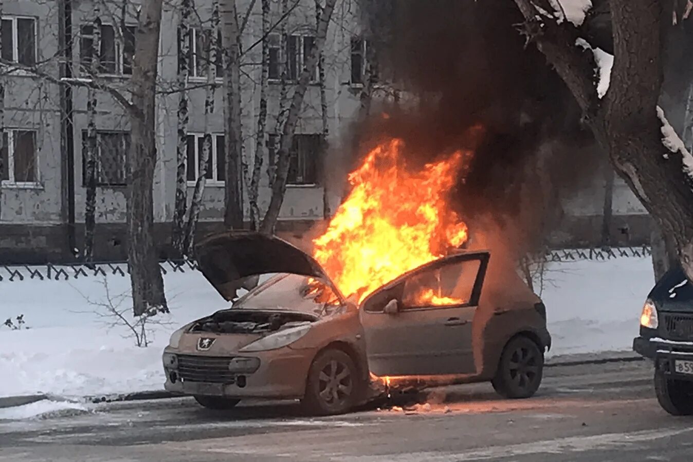 Сгоревший Пежо 308. Почему горят пежо