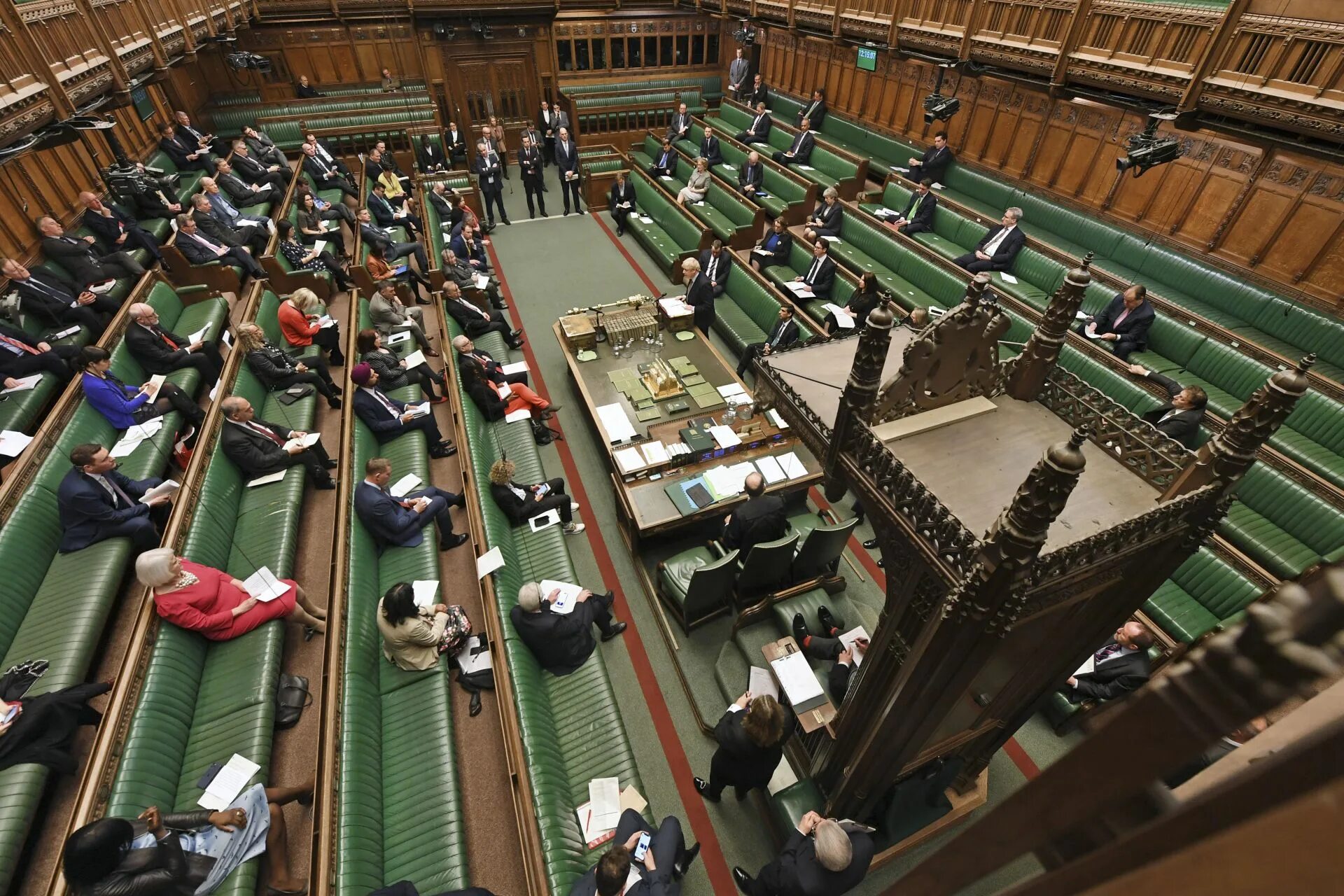 Палата общин с каким событием связано. Палаты общин (House of Commons). Палата общин (Commons Chamber). Палата общин Великобритании. Палаты парламента Великобритании.