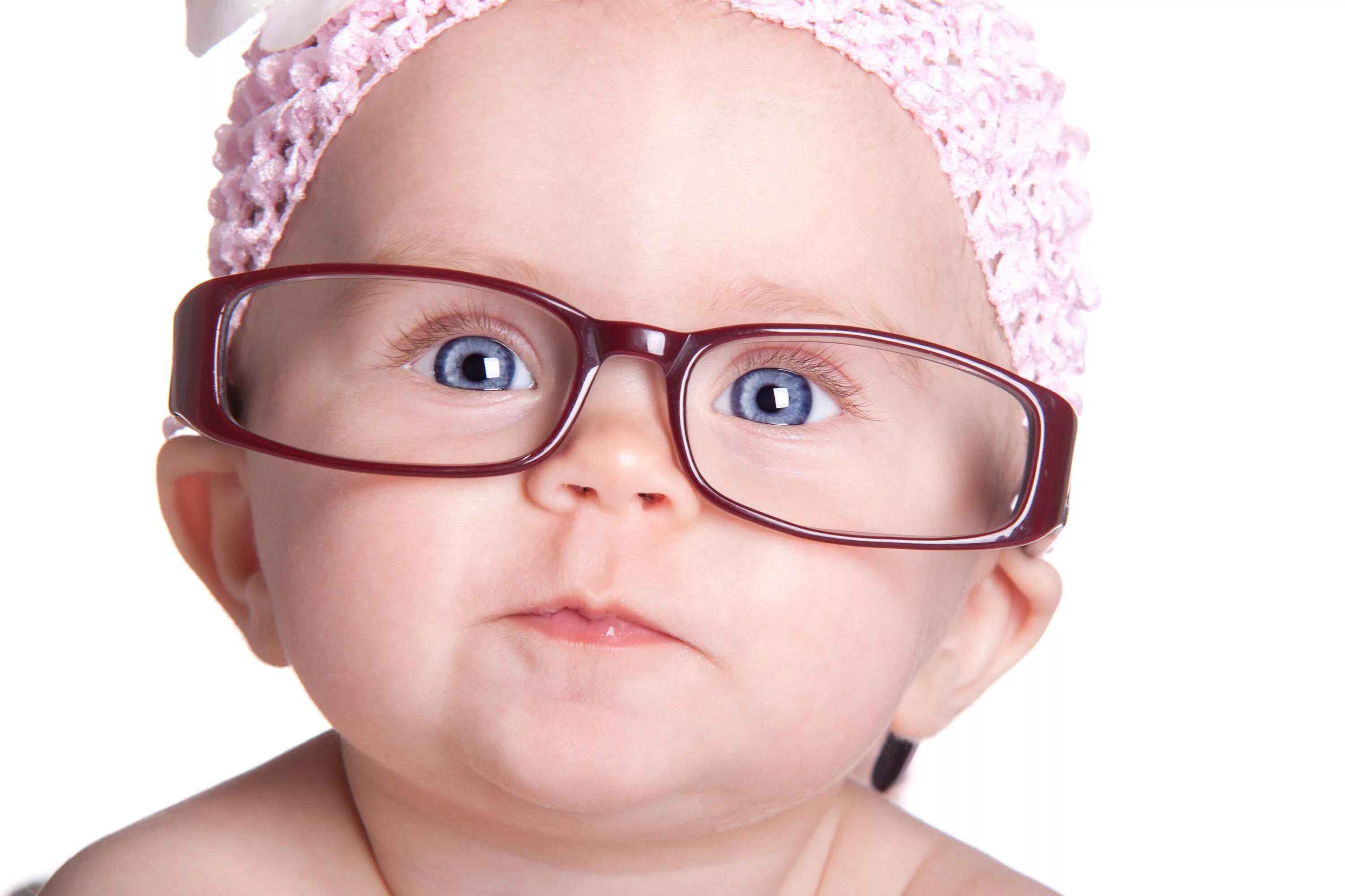 Детки в очках. Очки для детей для зрения. Малыш в очках. Дети с нарушением зрения. 10 зрения у ребенка