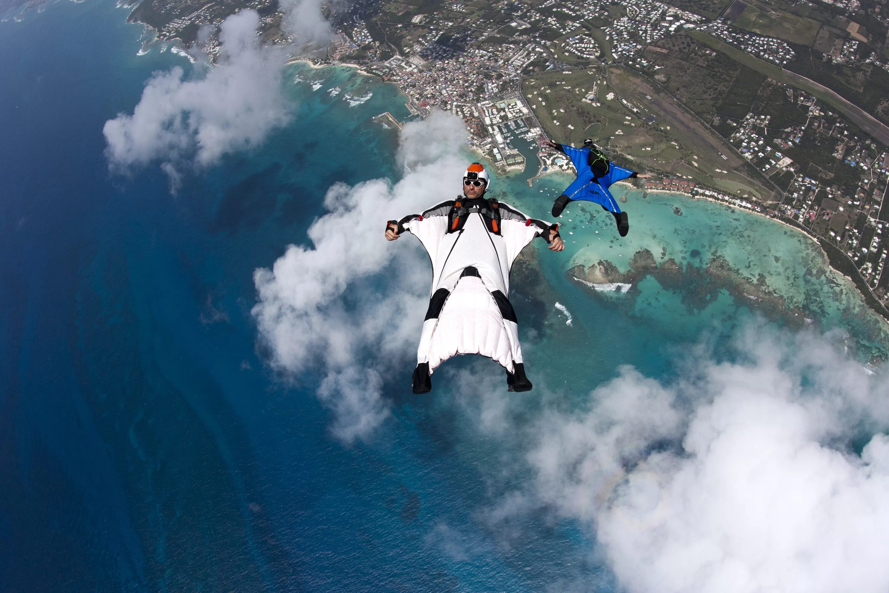 Wingsuit fly. Аирглайд вингсьют. Водопад Анхель бейсджампинг. Реактивный вингсьют.