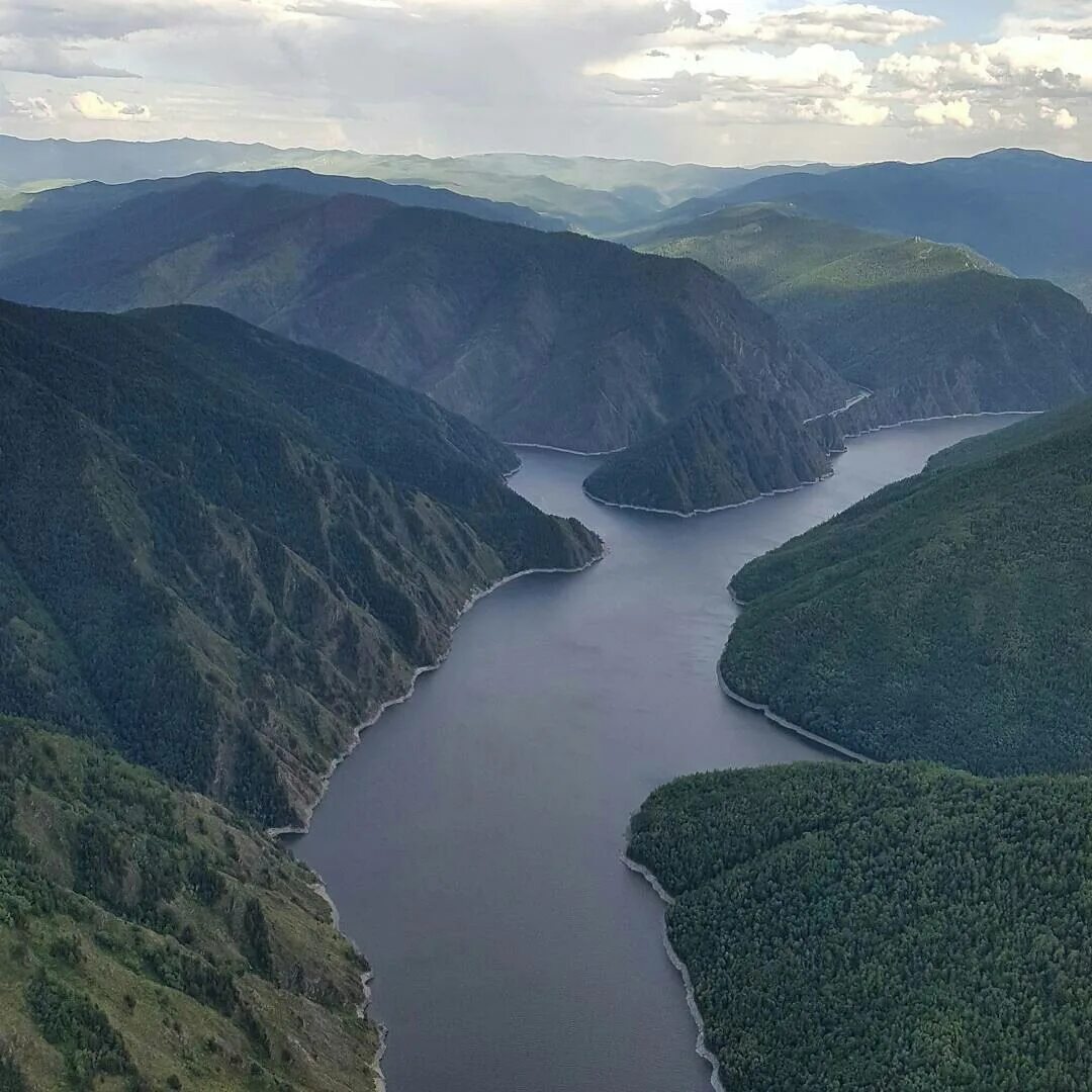 Енисей является самой полноводной рекой россии. Река на е. Река Енисей. Реки России Енисей. Река Енисей на Енисей.