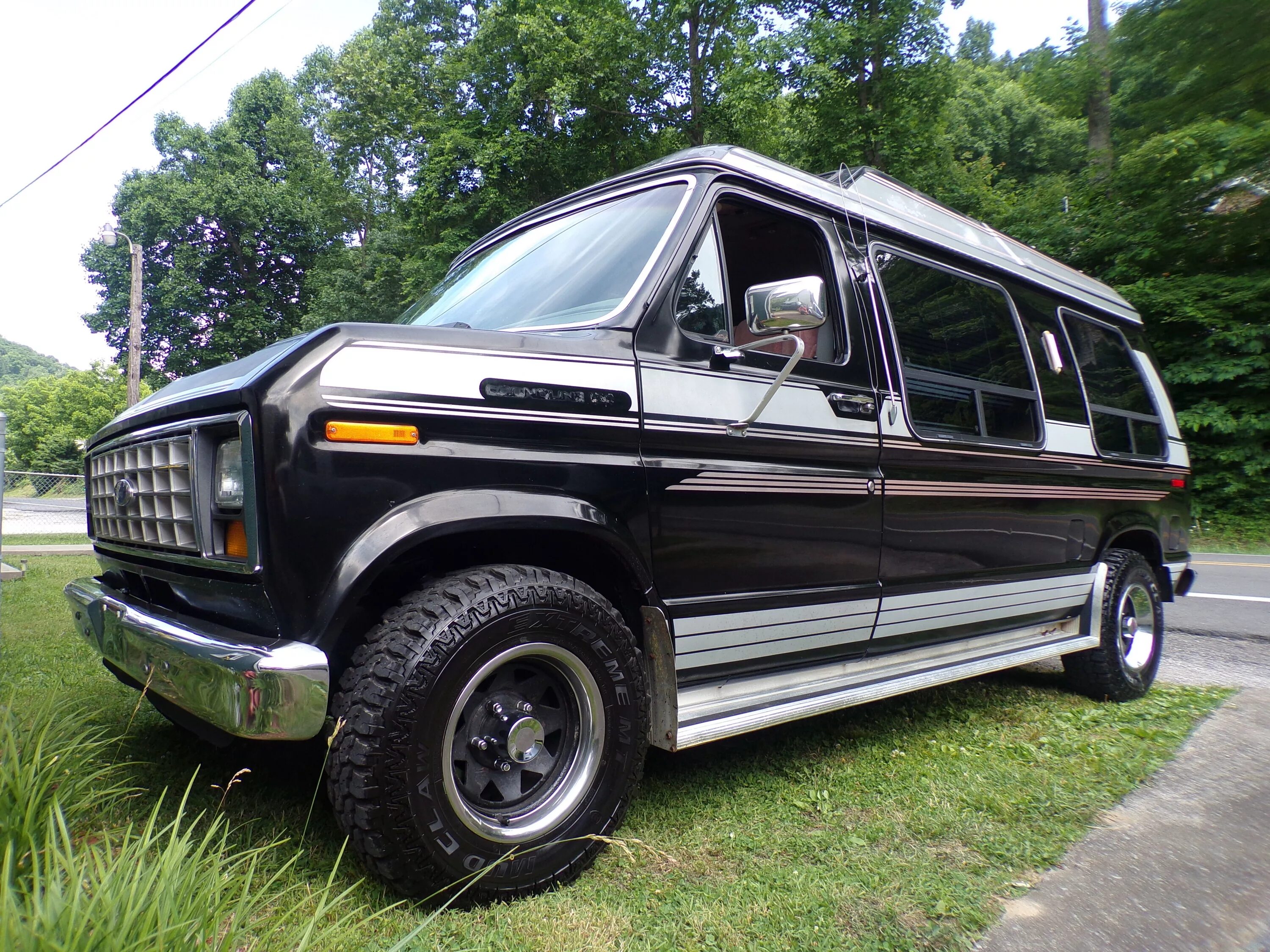 Форд эконолайн купить. Форд Эконолайн 1988. Ford Econoline e350 2015. Форд Эконолайн 4х4. Ford Econoline e500.