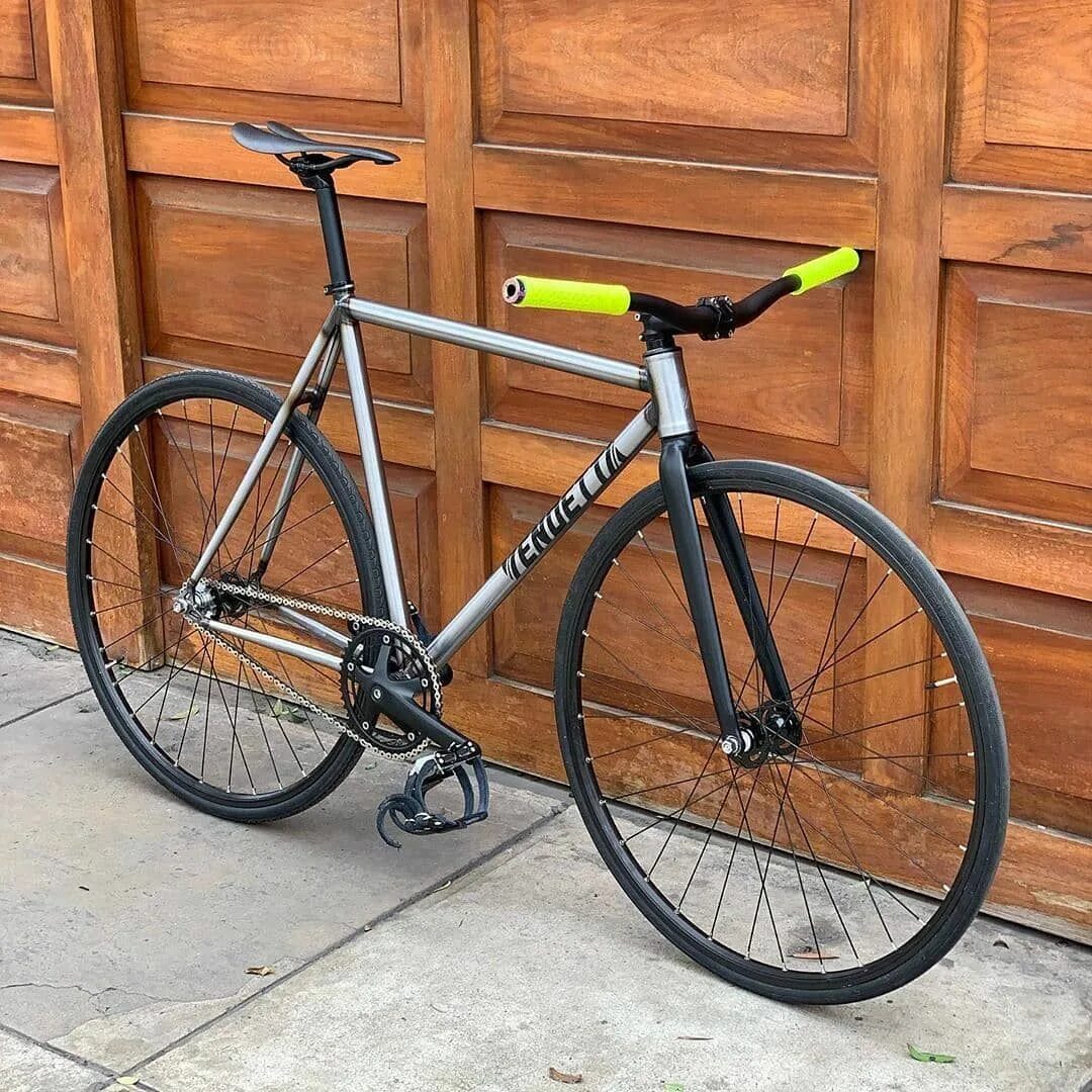 Валберис купить фикс про. Фиксед Гир lo Pro. Colossi Low Pro Black. Фикс. Lo Pro fixed Gear.