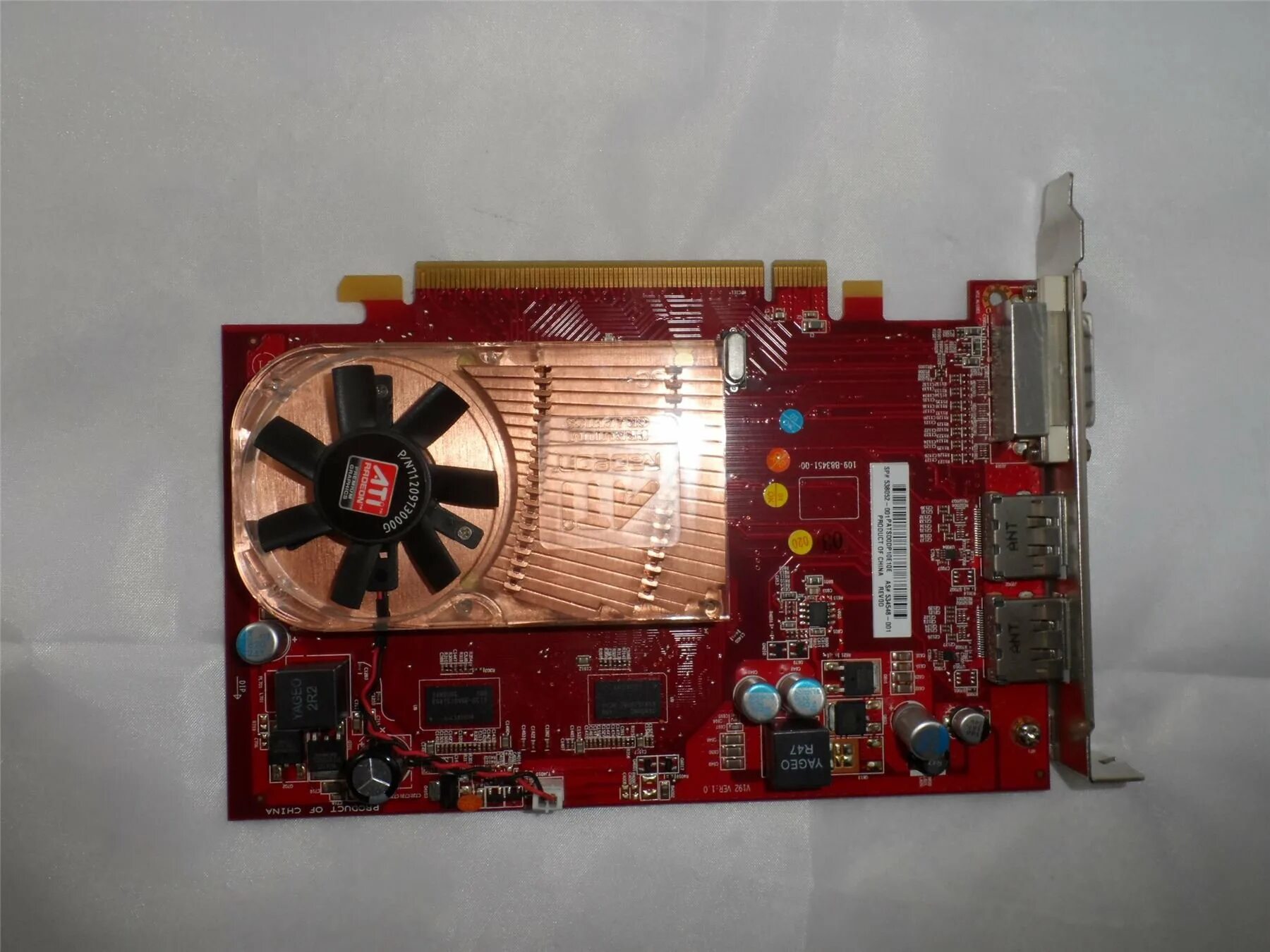 Ноутбук видеокарта радеон. Palit ATI Radeon hd4650 кулер. Видеокарта радеон Графикс hd4650. Видеокарта ATI 2006.