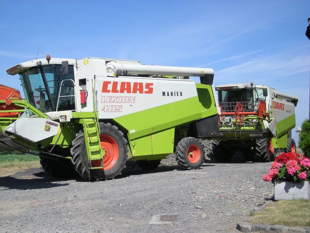 Klaas sweet. Клаас Лексион 440. Гидромотор Клаас Лексион 460. Лексион 563. CLAAS Lexion радиатор.