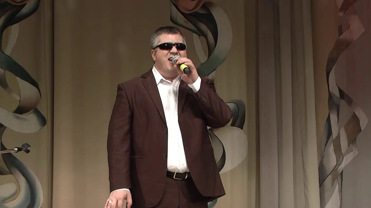 посвящаю тебе мой хороший. драгоценнее глаз твоих. бриллиант твоих очей. твои глаза твои глаза. слушать алмазов твои глаза.