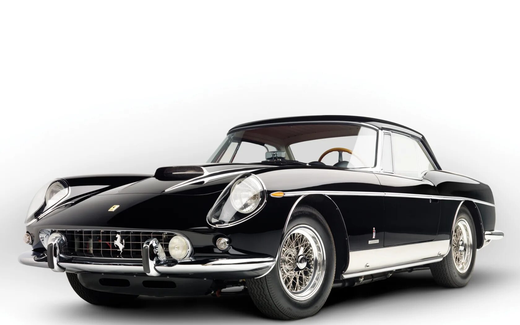 Ferrari 400 Superamerica Cabriolet. Ретро автомобиль. Раритетные машины на белом фоне. Ретро автомобиль на белом фоне. Ретро автомобили 2024