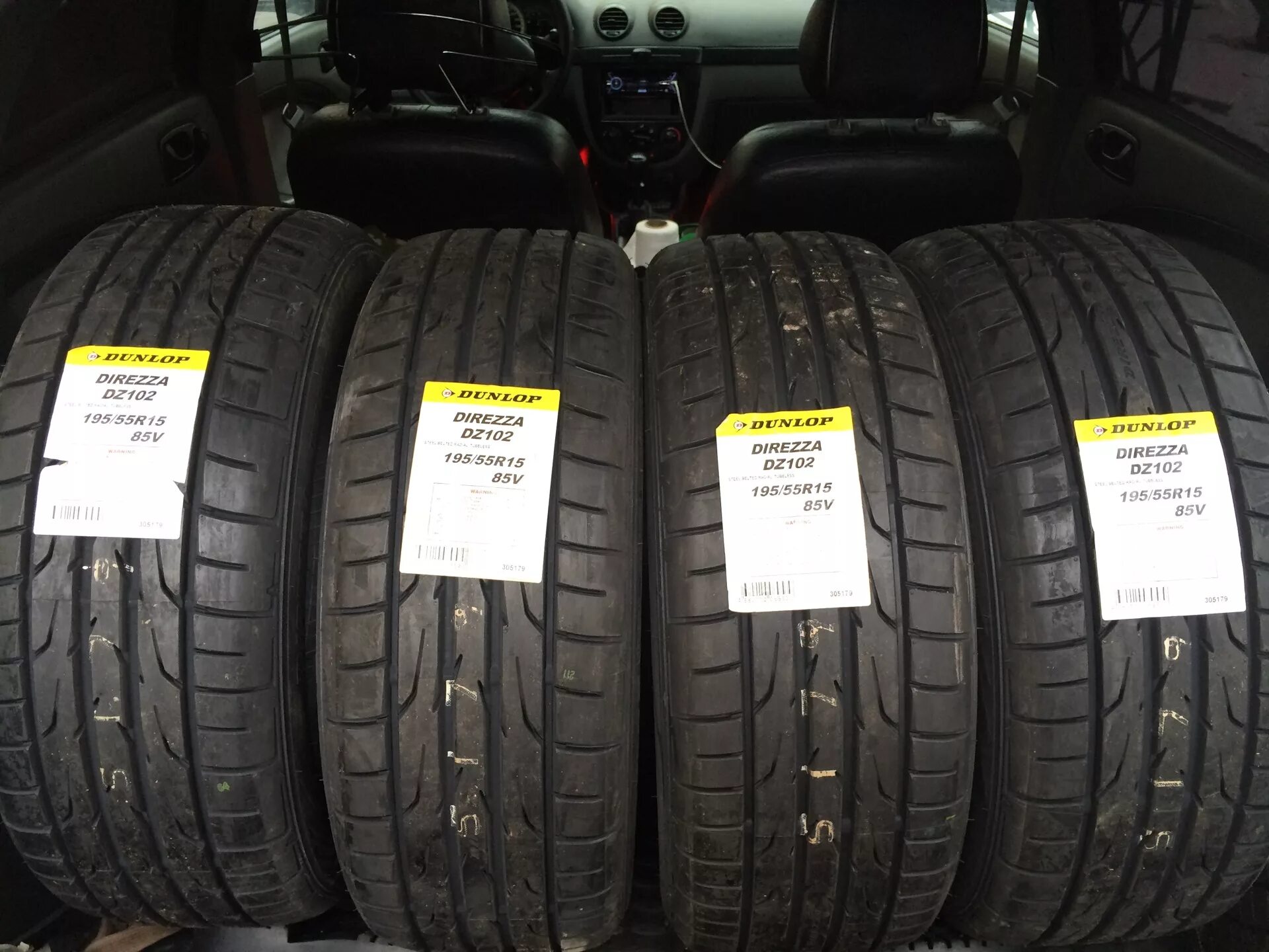 Резина dunlop direzza dz102. Dunlop dz102. Данлоп дирезза dz102. Dunlop Direzza dz102 евроэтикетка. Dunlop 195/55r15 Direzza dz102.