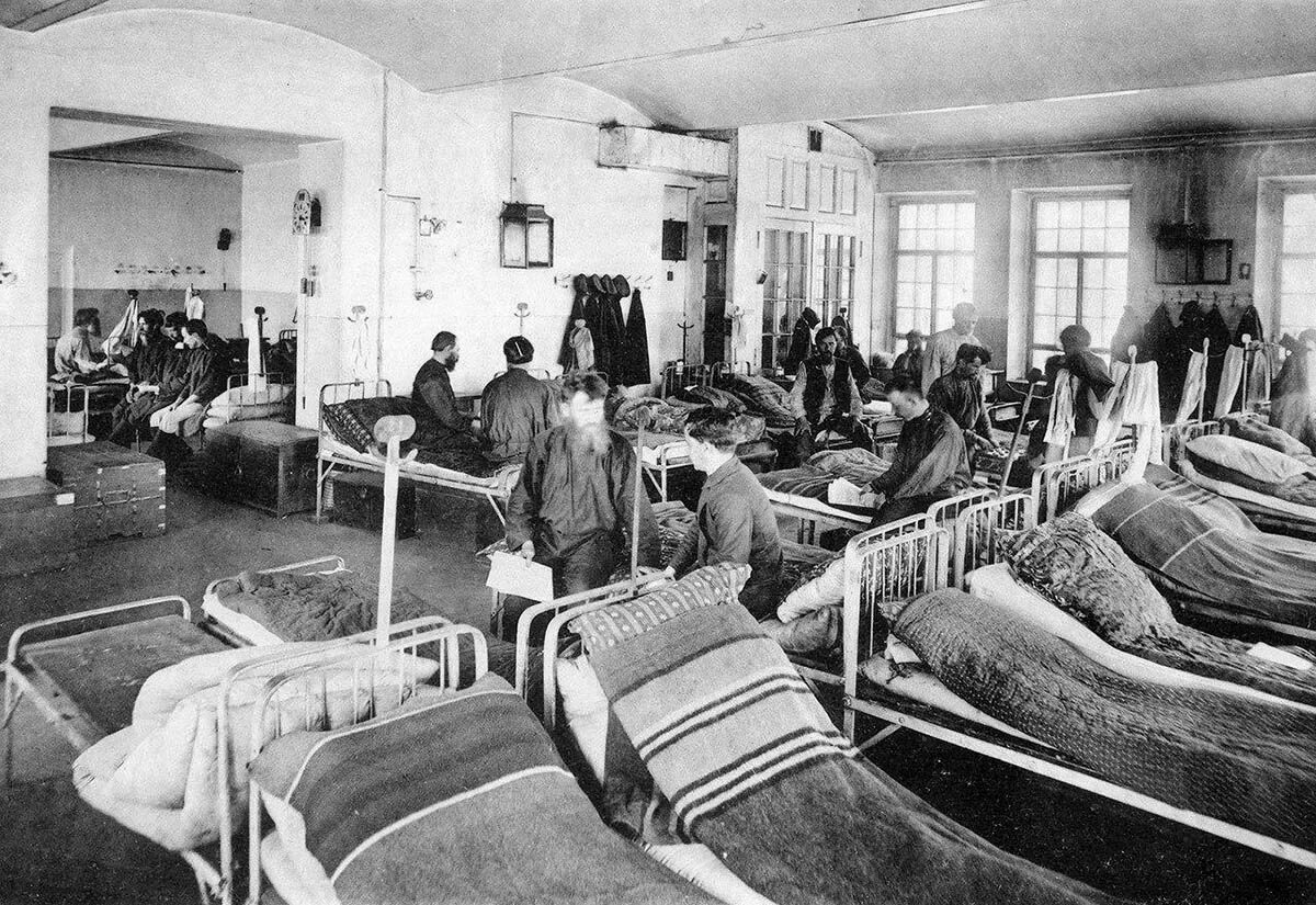 Рабочие в российской империи в начале 20 века. Жизнь рабочего 19 века. Джон томсон, «уличная жизнь лондона». Жизнь рабочего 19 века. Хитровская площадь до революции.