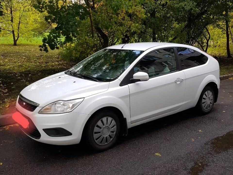 Форд хэтчбек бу. Форд фокус 2008 хэтчбек белый. Ford Focus Hatchback 2008 3 Doors. Белый Ford Focus купе 2008. Форд фокус 3 Рестайлинг хэтчбек белый.