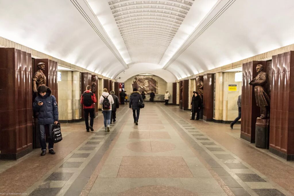 Метро бауманская. Парки метро бауманская. Метро бауманская 1944. Станция «бауманская» московского метрополитена. Станции арбатско-покровской линии московского метрополитена.