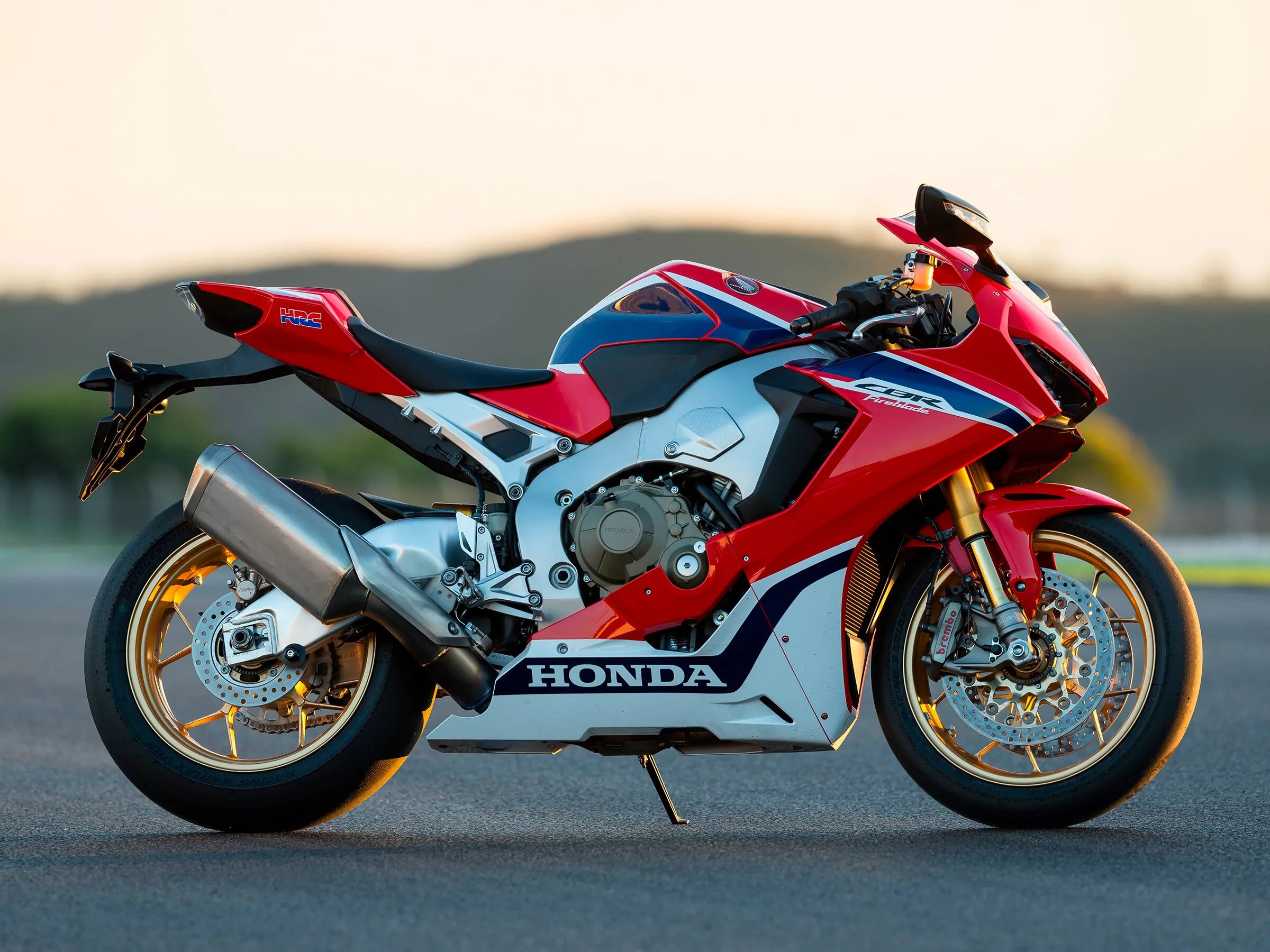 Honda cbr1000rr Fireblade. Honda 1000rr Fireblade. Honda cbr1000rr Fireblade 2017. Honda cbr1000rr SP. Honda cbr fireblade