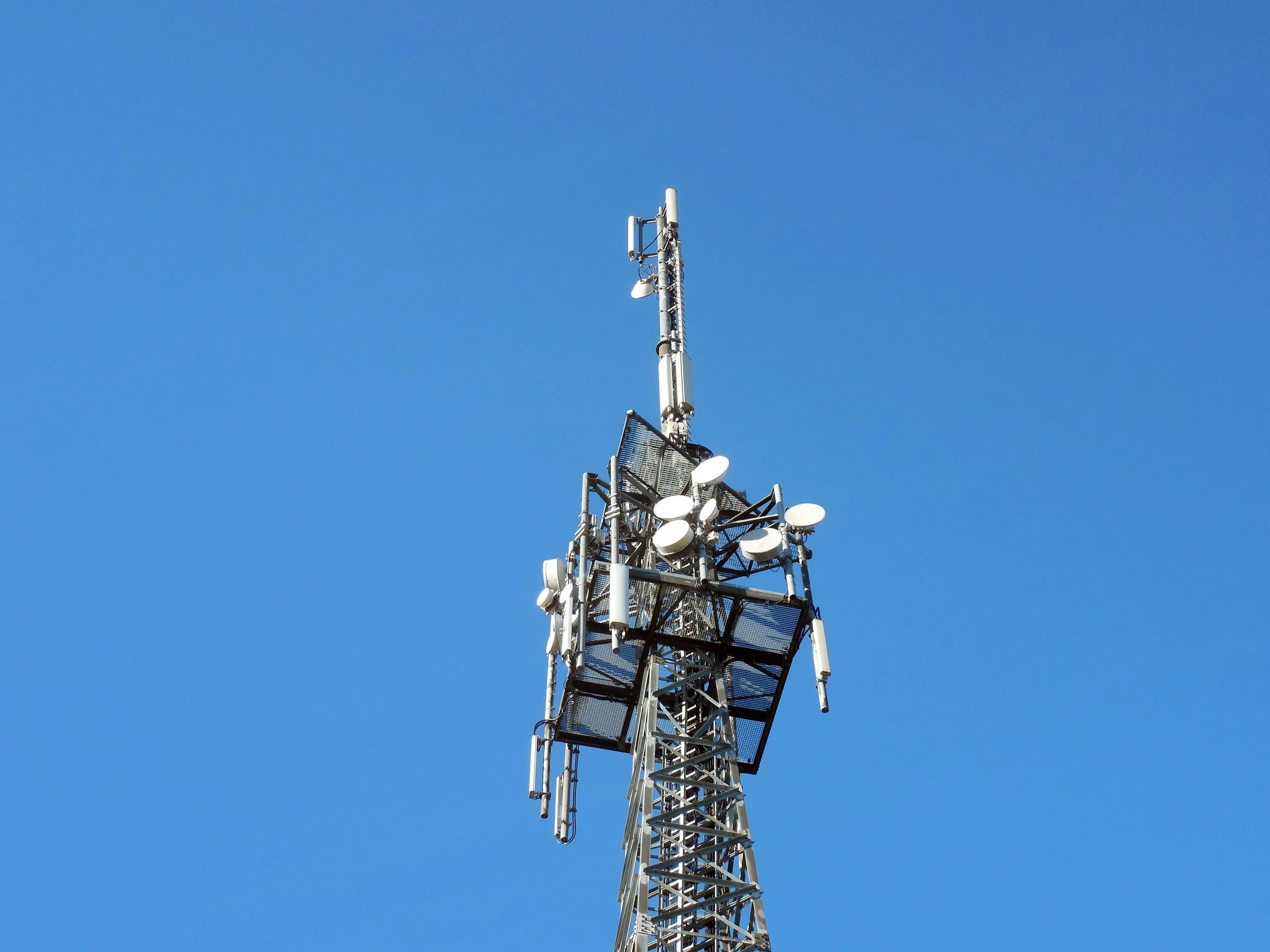 Программа вышки для андроид. Мачта сотовой связи 5g. вышки 5g митино. вышки сотовой связи 5g в ухане. базовая станция сотовой связи metrowifi.