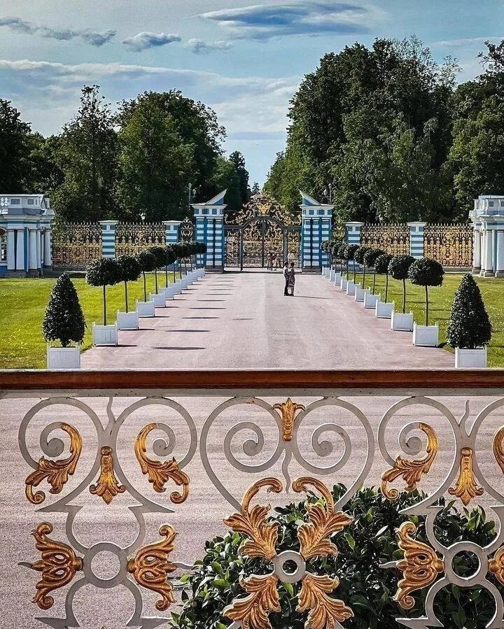Парадный плац екатерининского. Парадный плац екатерининского. Царское село (музей-заповедник). Парадный плац екатерининского дворца. Царское село (музей-заповедник).