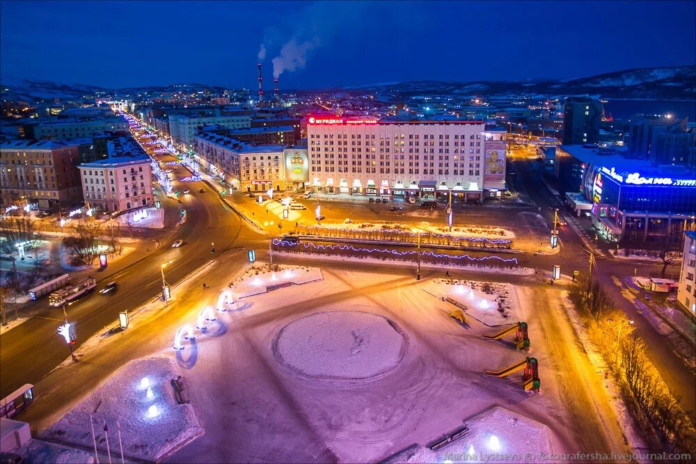 Амирчик мурманск. Площадь пять углов Мурманск. Площадь 5 углов Мурманск. Мурманск Центральная площадь. Площадь пять углов Мурманск Азимут.