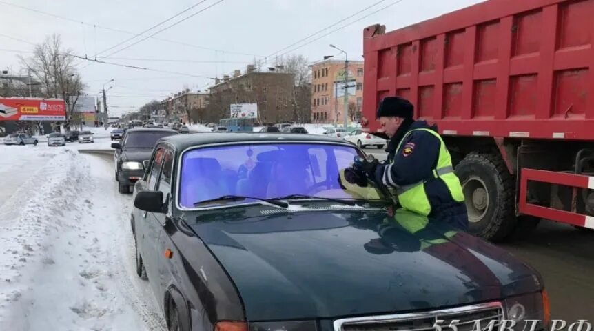 Омск полиция машина. Рейд ГИБДД В Омске. Дорожный надзор ГИБДД Омск. ДПС Омск фото. Номер гибдд омск