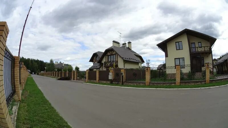 жители коттеджных поселков. кп лужки 2. кп коттеджный поселок «сосновый бор». хрустальный парк иркутск. коттеджные поселки удмуртии.