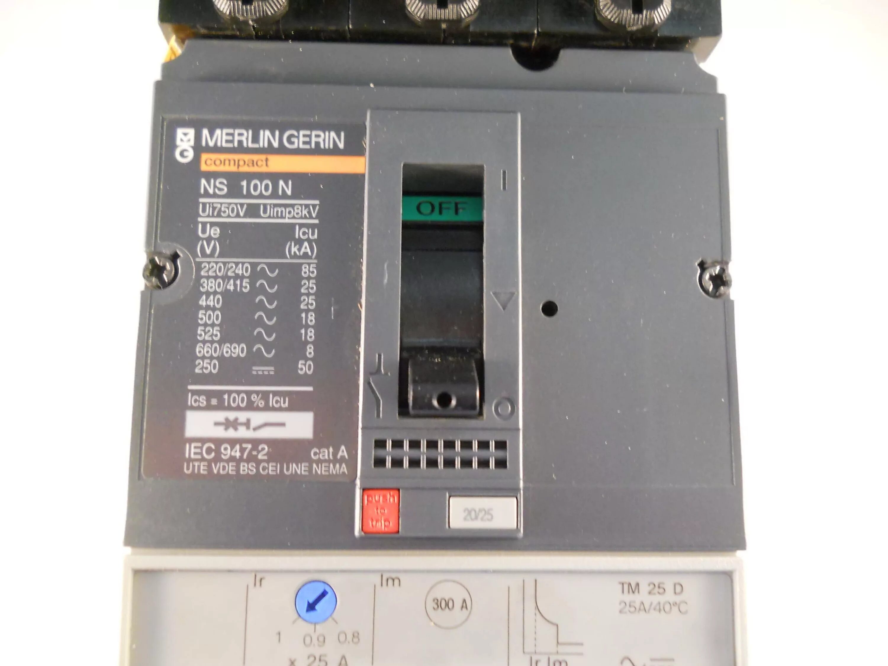 Merlin Gerin UI 750 V. Merlin Gerin ns100n 16а. Merlin Gerin Compact nse100h. Aвтомат выключатель АВР Merlin Gerin ns250l.