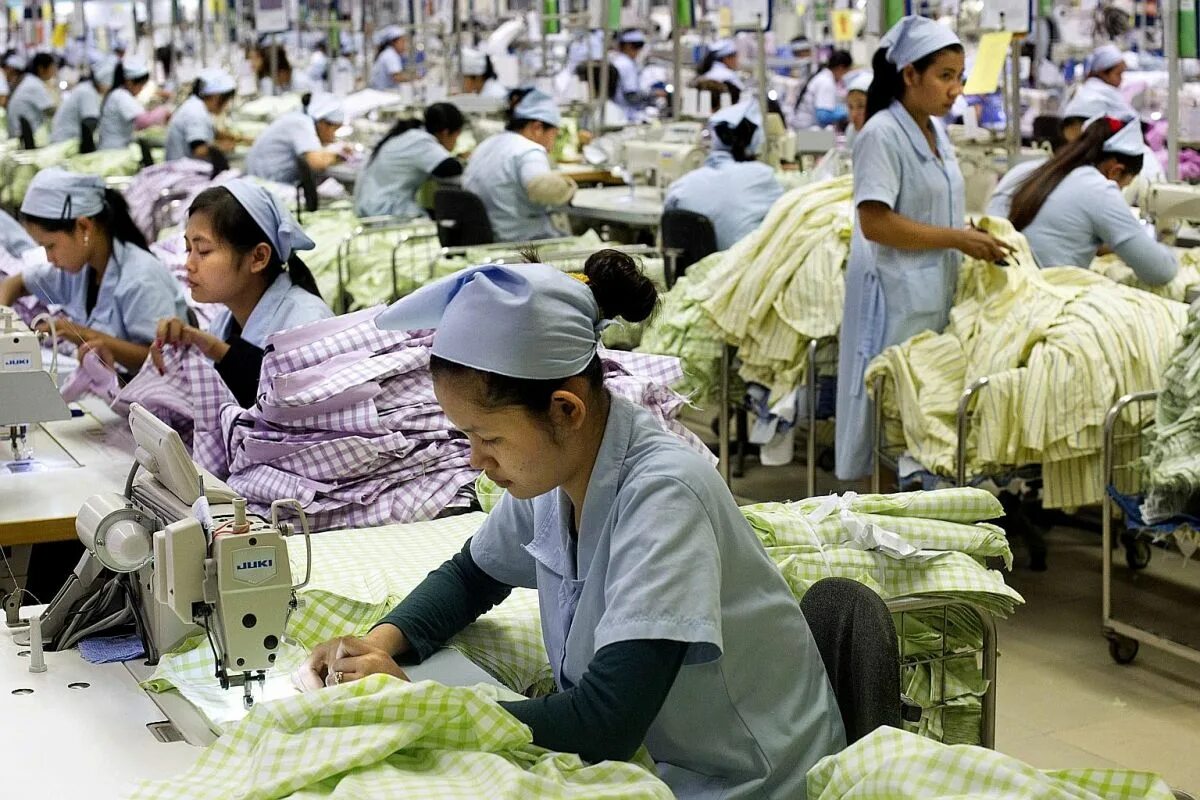 Производство в Китае. Швейная фабрика в Камбодже. Тайвань промышленность. Производство одежды в Китае. Отрасли малайзии