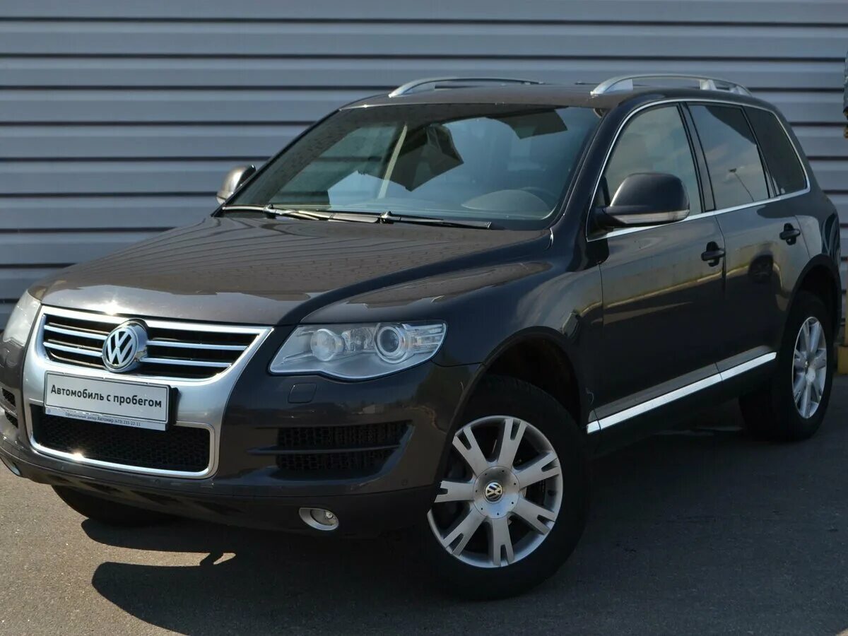 Фольксваген туарег 2008 купить. VW Touareg 2008. Volkswagen Touareg 2008 года. Volkswagen Touareg 2008 Рестайлинг. Volkswagen Туарег 2008 года.