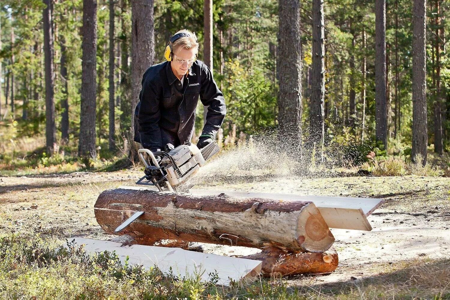 Пилить рубить. Насадка Logosol big Mill Timmerjigg. Logosol Timberjig. Пилорама Логосоль штиль. Мини пилорама Jonsered 600+.