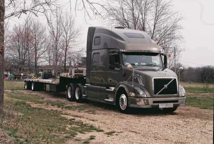 Тягачи Вольво VNL 780. Вольво VNL 780 С прицепом. Volvo VNL 860. Truck Volvo VNL 860. Купить тягач с полуприцепом бу в россии