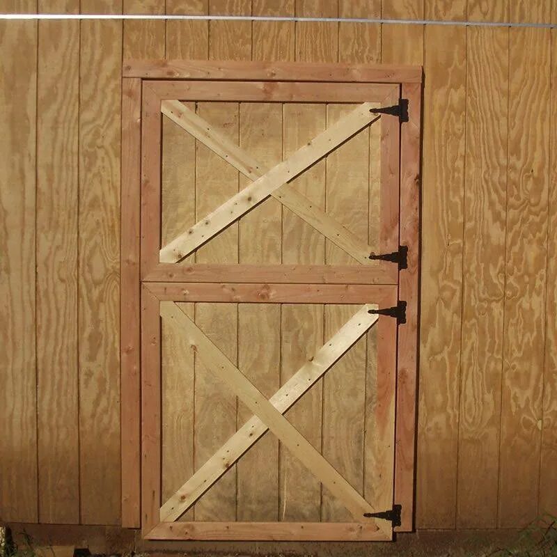 Как сделать дверь 3 на 2. Дверь из досок. Деревянная дверь в сарай. Каркасная деревянная дверь. Каркас деревянной двери.