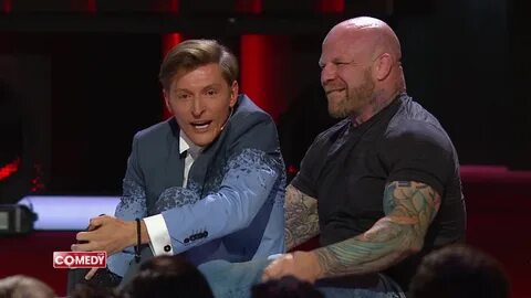 Холидей бой камеди клаб