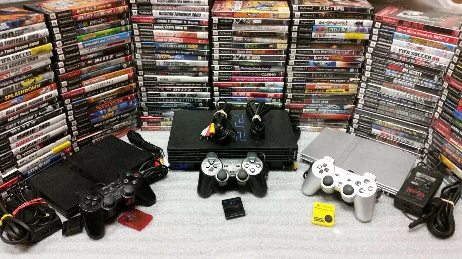 Приставку портить. Sony PLAYSTATION 2 ps2. Ps2 Console. Пс2 фат. Магазин видеоигр для сони плейстейшен 1.