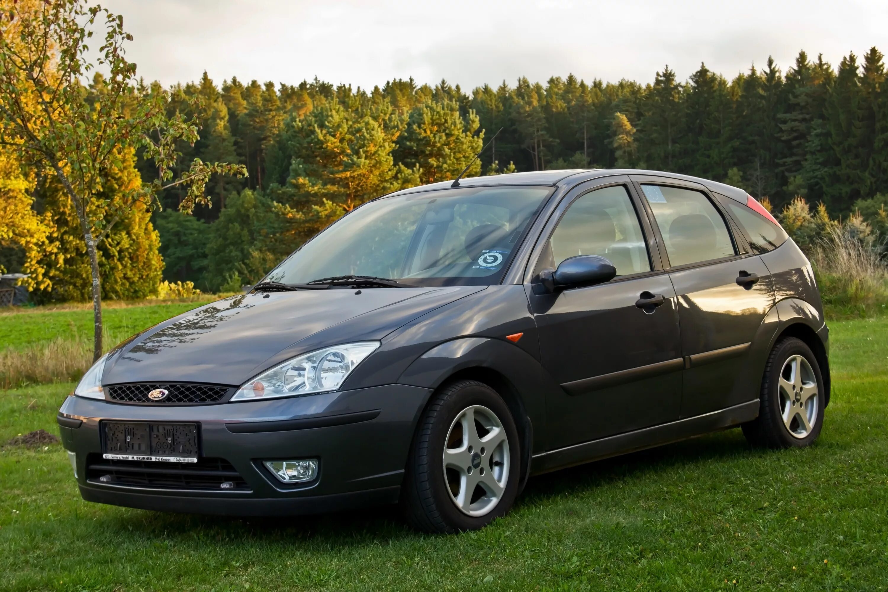 Форд первого поколения. Ford Focus 1. Ford Focus 1.8. Ford фокус 1. Форд фокус 1 поколения.