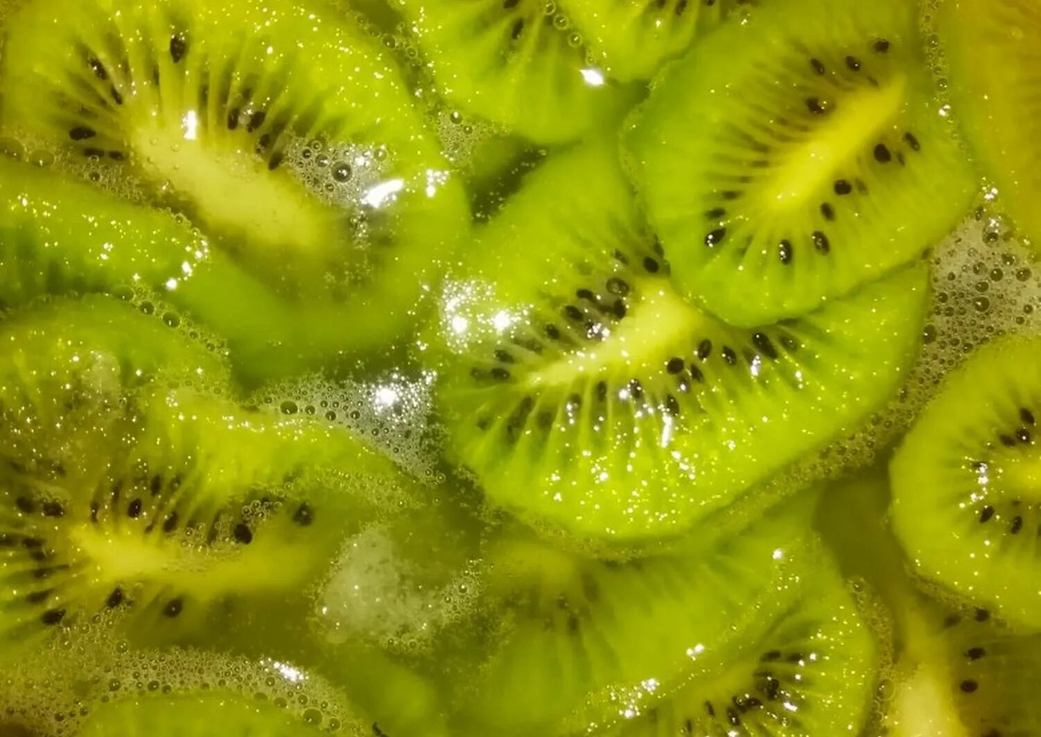 Варенье из киви. Изумрудное варенье киви. Варенье из крыжовника с киви на зиму. Варенье из кабачков и киви. Варенье из киви рецепт на зиму.