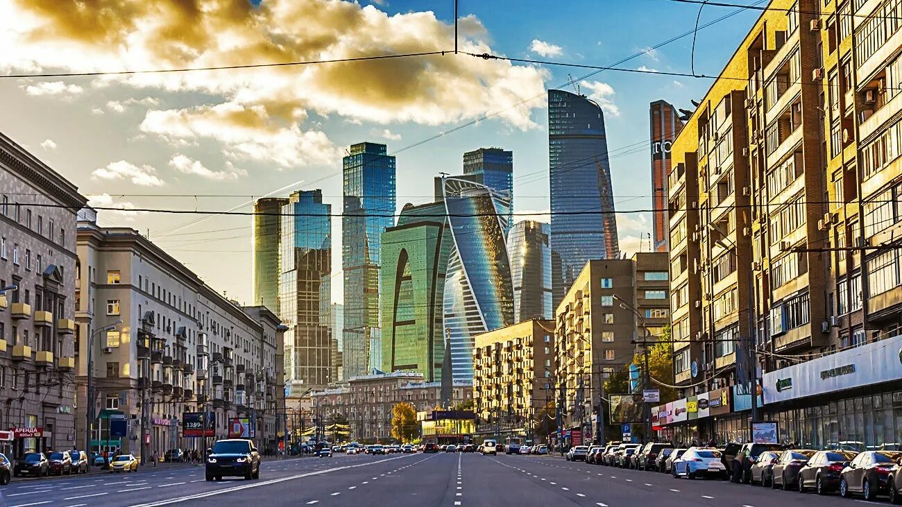 Широкий какой район. Дорогомиловская улица Москва. Москоу Сити улица. Москва Сити большая Дорогомиловская. Большая Дорогомиловская улица вид на Сити.